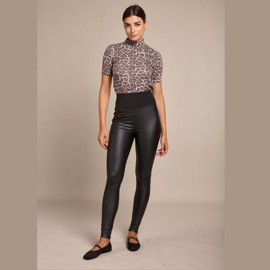 Leggings i sort. Leggingsene er højtaljet.