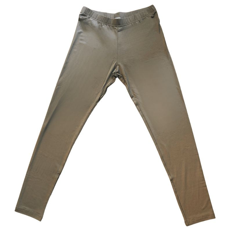 Et par enkle, sandfarvede højtaljede leggings fra E Avantgarde med elastisk linning, glat bambusstruktur og ingen synlige mønstre eller logoer. Designet til en slank pasform med lange, tilspidsede ben og vist fladt på en hvid baggrund.
