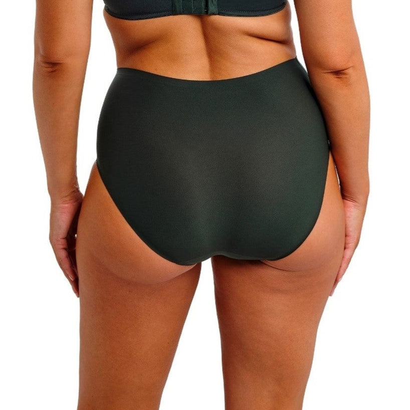 En person ses bagfra iført en mørkegrøn Fantasie-bikinitop og behagelig trusse-bikinitrusse, med armene afslappet langs siden, på en almindelig hvid baggrund.