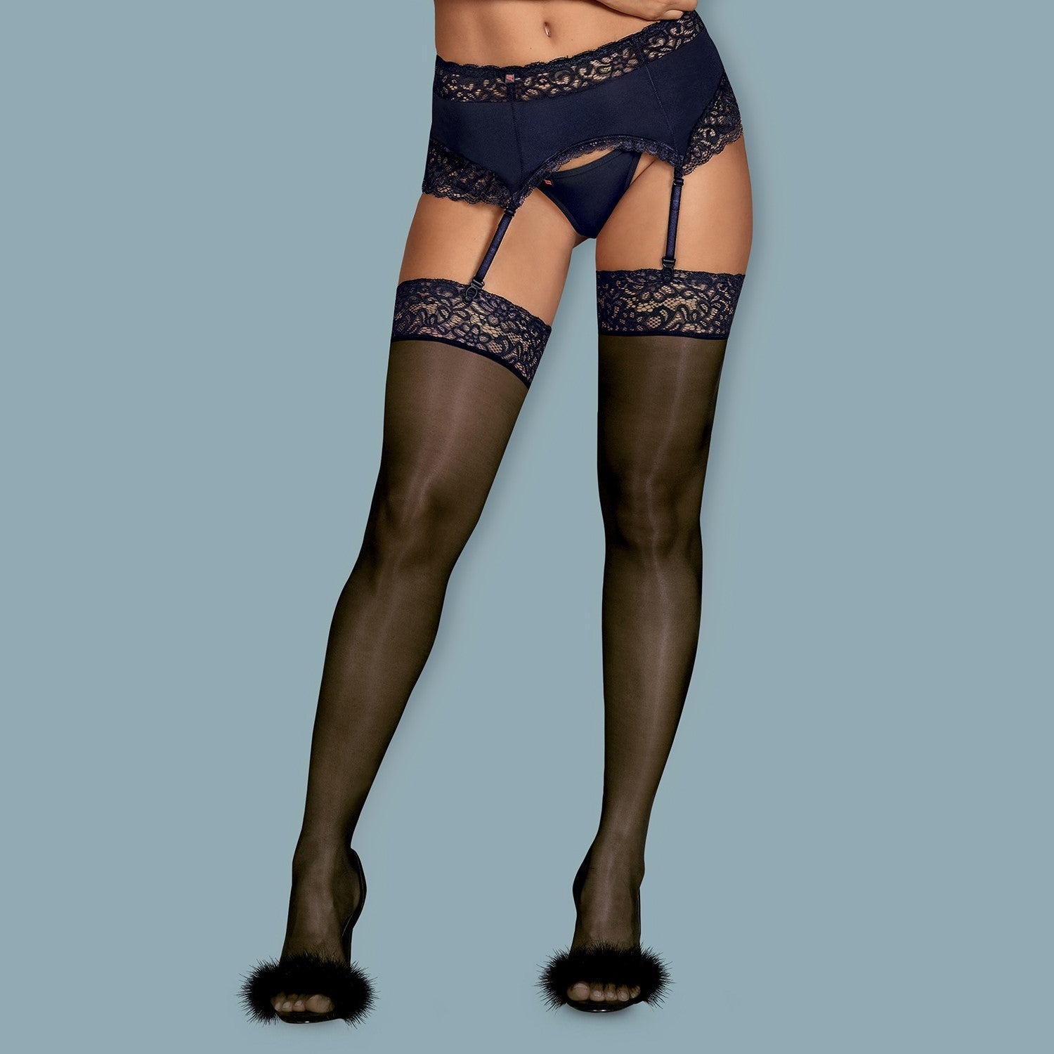 Obsessive, Drimera nylonstrømper med mørkeblå blondekant - Elegant sort nylon med mørkeblå blondekant fra Obsessive: Benenes bedste ven for tidløs stil.