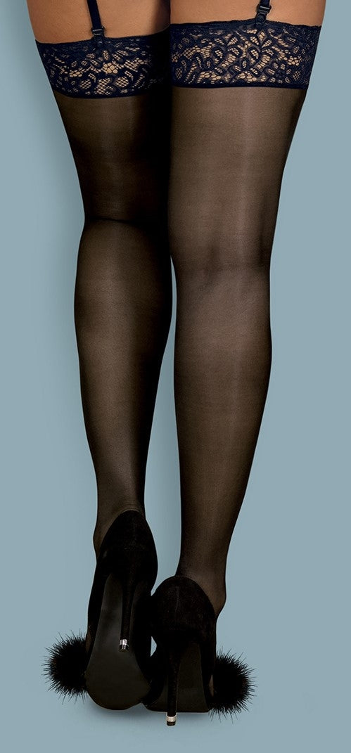 Obsessive, Drimera nylonstrømper med mørkeblå blondekant - Smukke sorte nylonstrømper med mørkeblå blondekant fra Obsessive. Et must-have til at fremhæve dine ben og fuldende dit look.