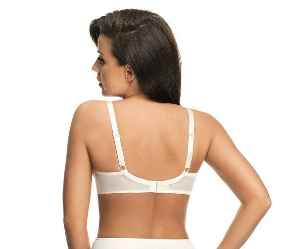 Gorsenia, Paradise bh F-M - Elegant Gorsenia-bh i cremet nuance forstærker feminin elegance. Paradise kombinerer fint tyl med blonder, prydet af unikke stropper ovenfor skålen. 